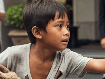 Ang Sigaw sa Lansangan: Bilyonaryo at ang Bata